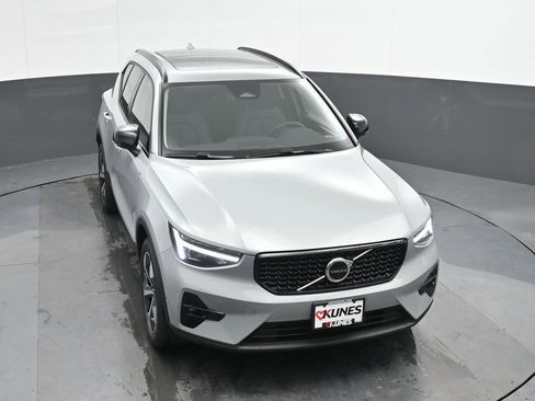 New 2026 Volvo XC40 B5 Plus w/ Protection Package Premier AWD/4WD image 33