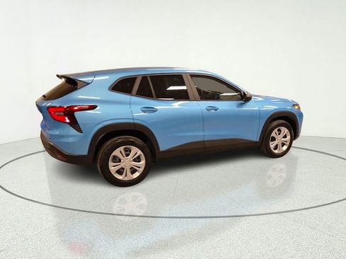 Used 2026 Chevrolet Trax LS FWD image 7