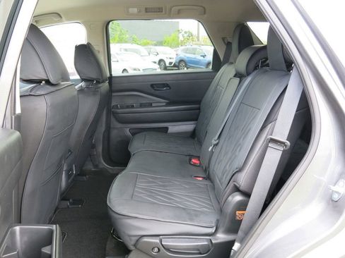 Used 2024 Nissan Pathfinder SV w/ Cargo Package image 15