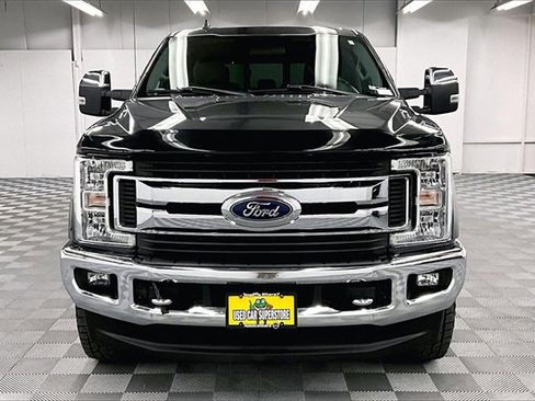Used 2019 Ford F250 XLT w/ XLT Premium Package image 3