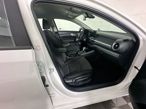 Used 2024 Kia Forte LXS image 28