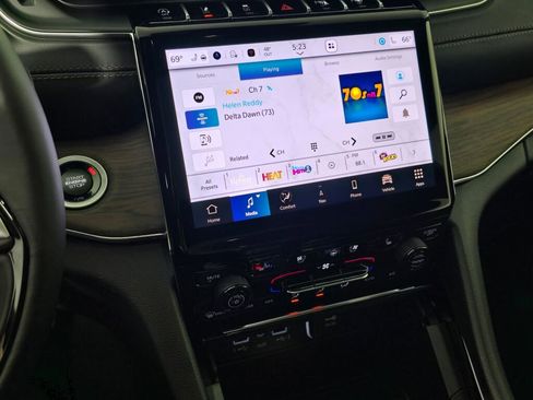 New 2025 Jeep Grand Cherokee Summit w/ Obsidian Package image 23