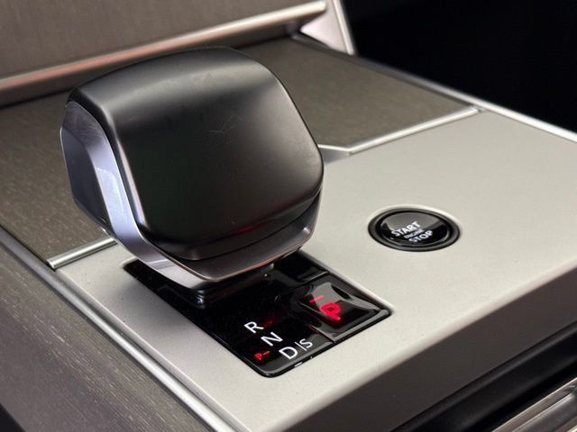 New 2026 Land Rover Range Rover SV AWD/4WD image 19