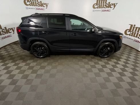 Used 2024 GMC Terrain SLE w/ Driver Convenience Package AWD/4WD image 9