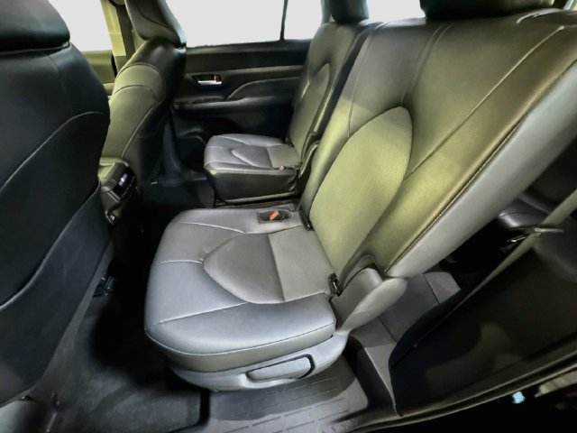 Used 2025 Toyota Grand Highlander FWD image 25