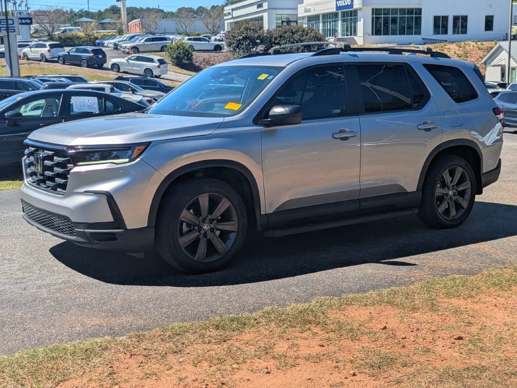 Used 2023 Honda Pilot Sport image 8