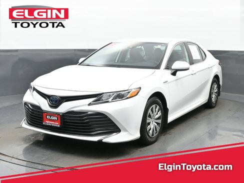 Used 2019 Toyota Camry LE image 1