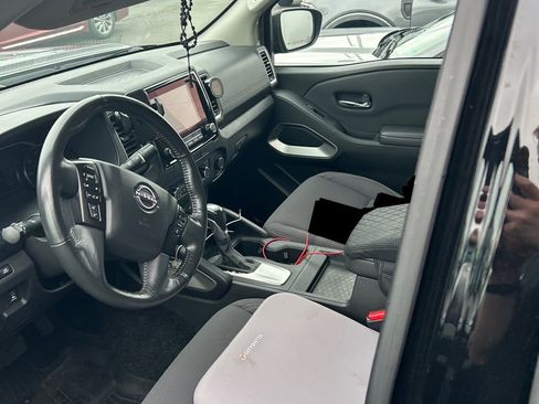 Used 2024 Nissan Frontier SV w/ Technology Package AWD/4WD image 9