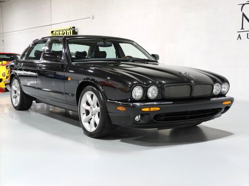 Used 1998 Jaguar XJ8 RWD image 43