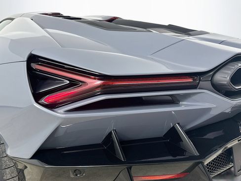 Used 2024 Lamborghini Revuelto AWD/4WD image 12
