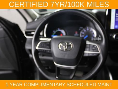 Used 2023 Toyota Highlander XLE AWD/4WD image 22