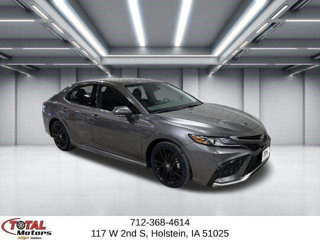 Used 2024 Toyota Camry XSE FWD image 2