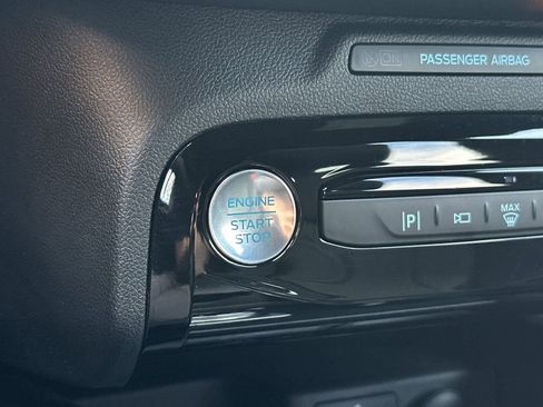 Used 2025 Ford Escape ST-Line Elite w/ Premium Technology Package image 30