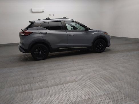 Used 2021 Nissan Kicks SR w/ SR Premium Package FWD image 10