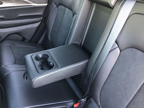 New 2026 Jeep Grand Cherokee Altitude image 43