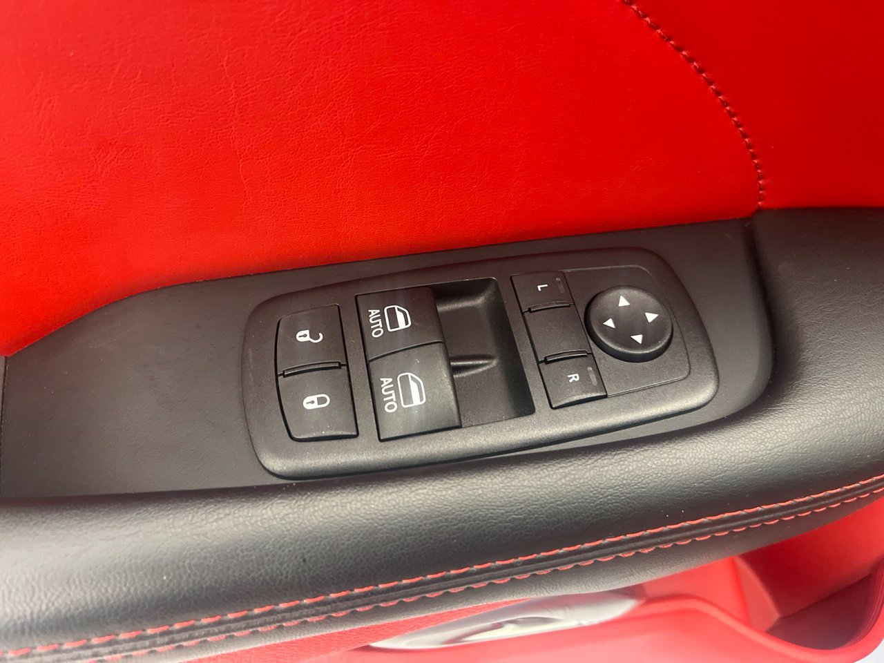 Used 2016 Dodge Challenger R/T Scat Pack RWD image 15