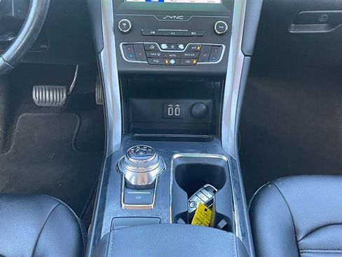 Used 2019 Ford Fusion SEL image 30