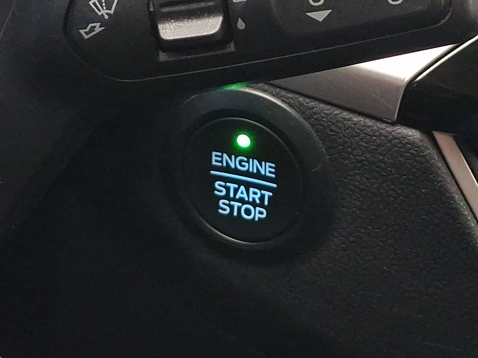 Used 2020 Ford Escape SEL AWD/4WD image 25