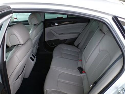 Used 2017 Hyundai Sonata Limited w/ Tech Package 03 FWD image 19