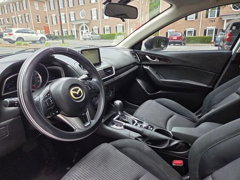 Used 2016 MAZDA MAZDA3 i Sport w/ Preferred Equipment Package FWD image 21