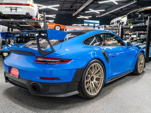 Used 2018 Porsche 911 GT2 RS RWD image 8