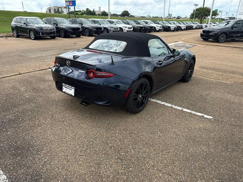 Used 2024 MAZDA MX-5 Miata Club RWD image 5