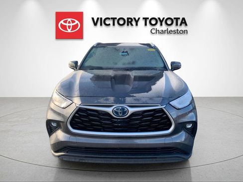 Used 2023 Toyota Highlander XLE image 8