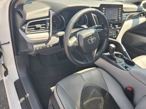 Used 2022 Toyota Camry SE FWD image 9