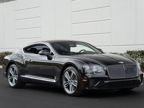 Used 2022 Bentley Continental GT image 4