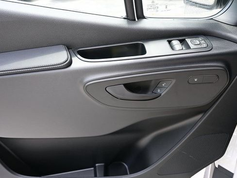 Used 2025 Mercedes-Benz Sprinter 2500 image 8