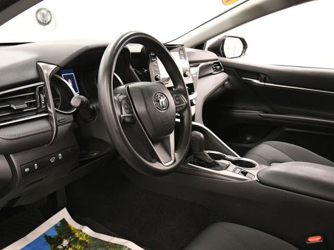 Used 2022 Toyota Camry LE image 17