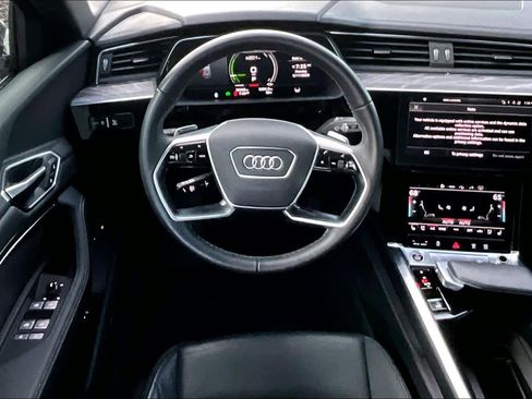 Used 2023 Audi e-tron Premium Plus w/ Premium Plus Package AWD/4WD image 4