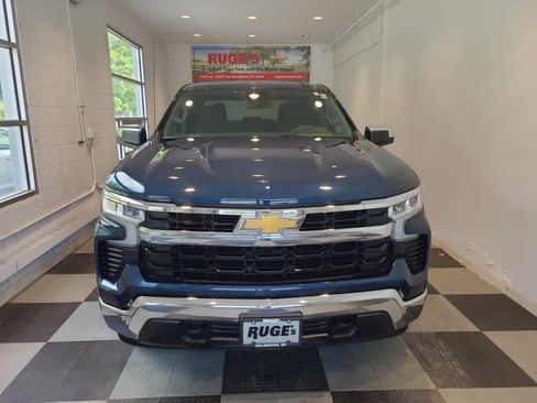 Used 2022 Chevrolet Silverado 1500 LT w/ Protection Package AWD/4WD image 7