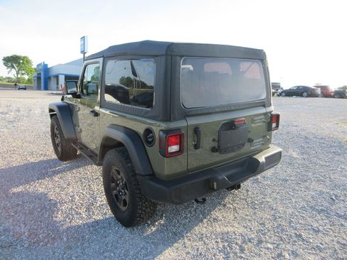 Used 2025 Jeep Wrangler Sport AWD/4WD image 4