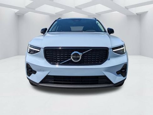 Certified 2026 Volvo XC40 B5 Plus AWD/4WD image 11