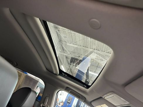 Used 2023 Honda CR-V EX-L image 17