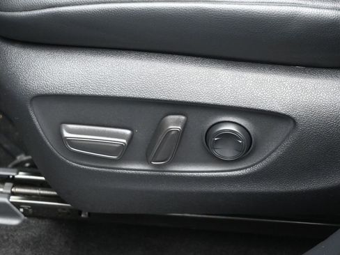 Used 2021 Toyota Highlander XLE FWD image 10