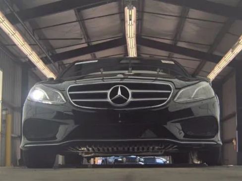 Used 2014 Mercedes-Benz E 350 4MATIC Sedan w/ Premium 1 Package image 4