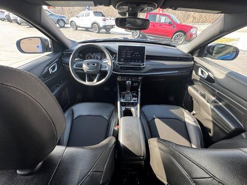 Used 2025 Jeep Compass Latitude w/ Altitude Special Edition image 10