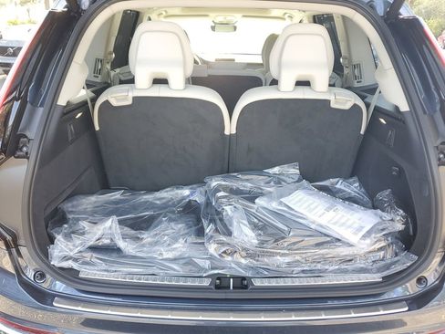 New 2026 Volvo XC90 T8 Ultra w/ Protection Package Premier AWD/4WD image 4