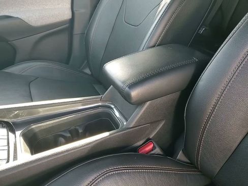 Used 2023 Jeep Compass Latitude image 32