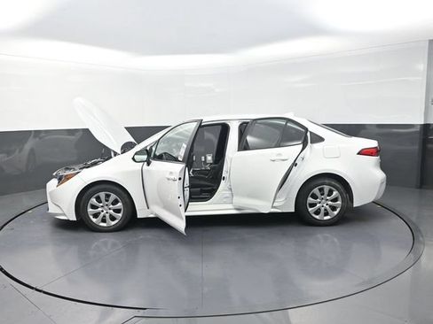 Used 2024 Toyota Corolla LE FWD image 41