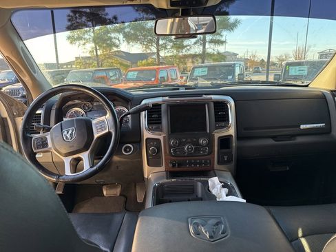 Used 2018 RAM 2500 Laramie w/ Cold Weather Group image 12