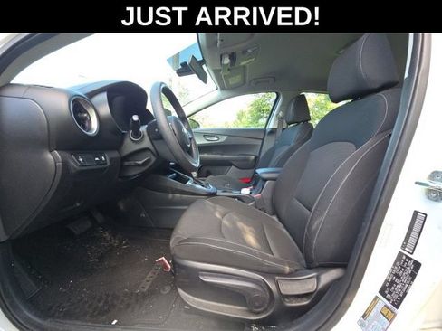Used 2021 Kia Forte LXS FWD image 8