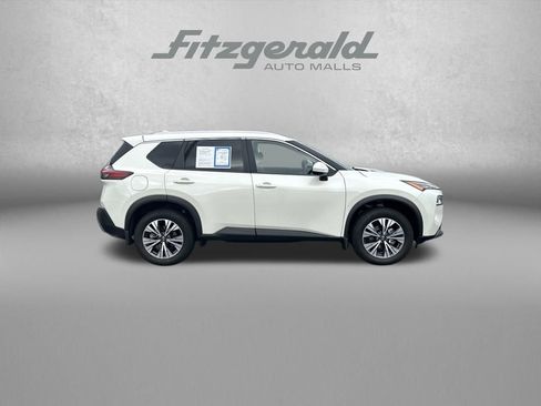 Used 2023 Nissan Rogue SV w/ SV Premium B Package image 8