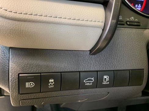 Used 2020 Toyota Camry XSE image 18