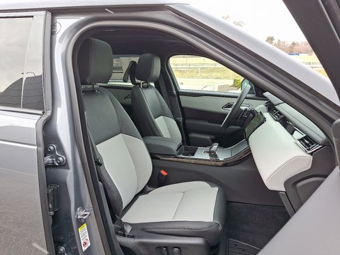 New 2026 Land Rover Range Rover Velar Dynamic SE image 3