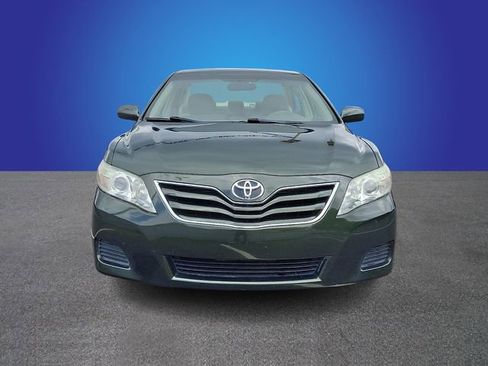 Used 2010 Toyota Camry LE FWD image 2