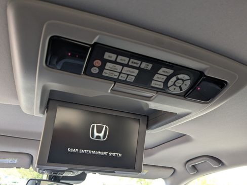 Used 2016 Honda Pilot Elite image 34