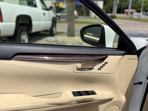 Used 2013 Lexus ES 350 w/ Luxury Pkg FWD image 12